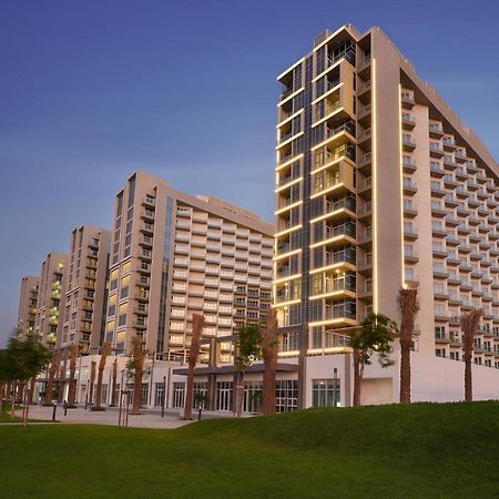 Damac Hills 2 Hotel, An Edge By Rotana Hotel ドバイ エクステリア 写真