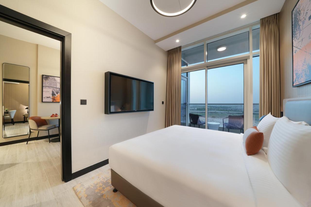 Damac Hills 2 Hotel, An Edge By Rotana Hotel ドバイ エクステリア 写真