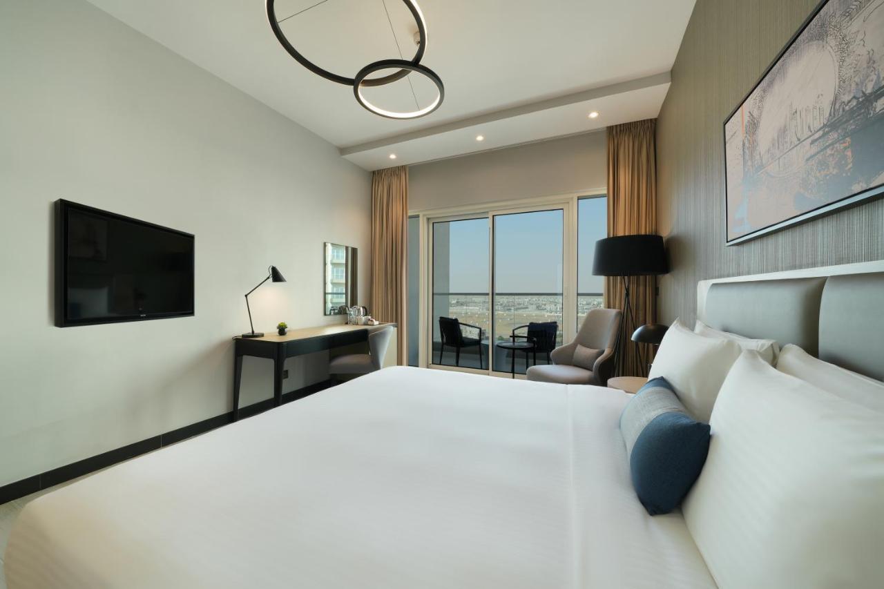 Damac Hills 2 Hotel, An Edge By Rotana Hotel ドバイ エクステリア 写真