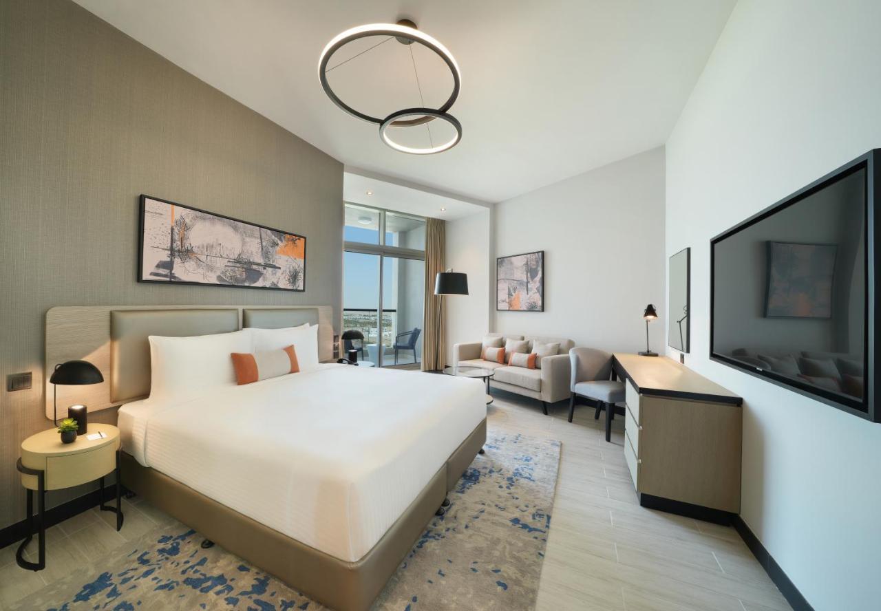 Damac Hills 2 Hotel, An Edge By Rotana Hotel ドバイ エクステリア 写真
