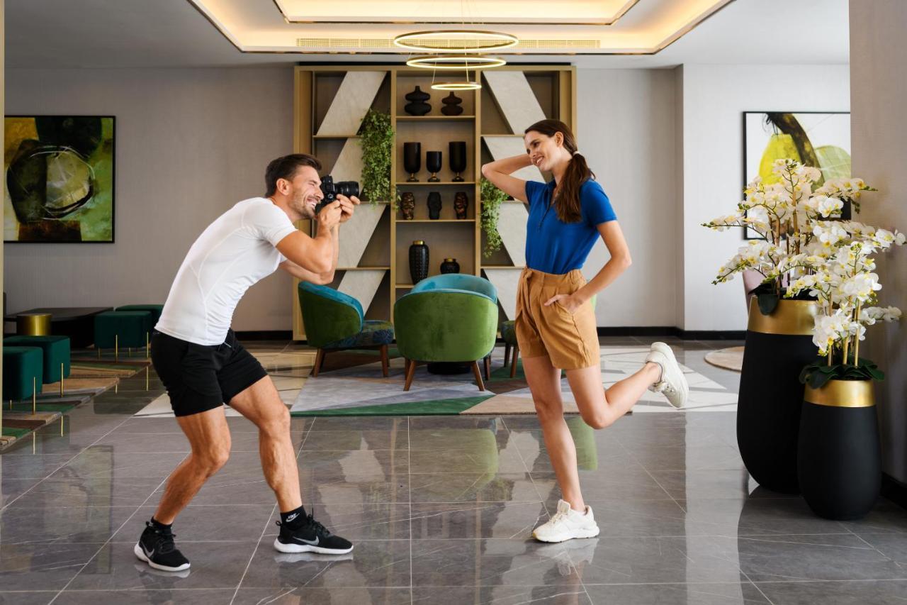 Damac Hills 2 Hotel, An Edge By Rotana Hotel ドバイ エクステリア 写真