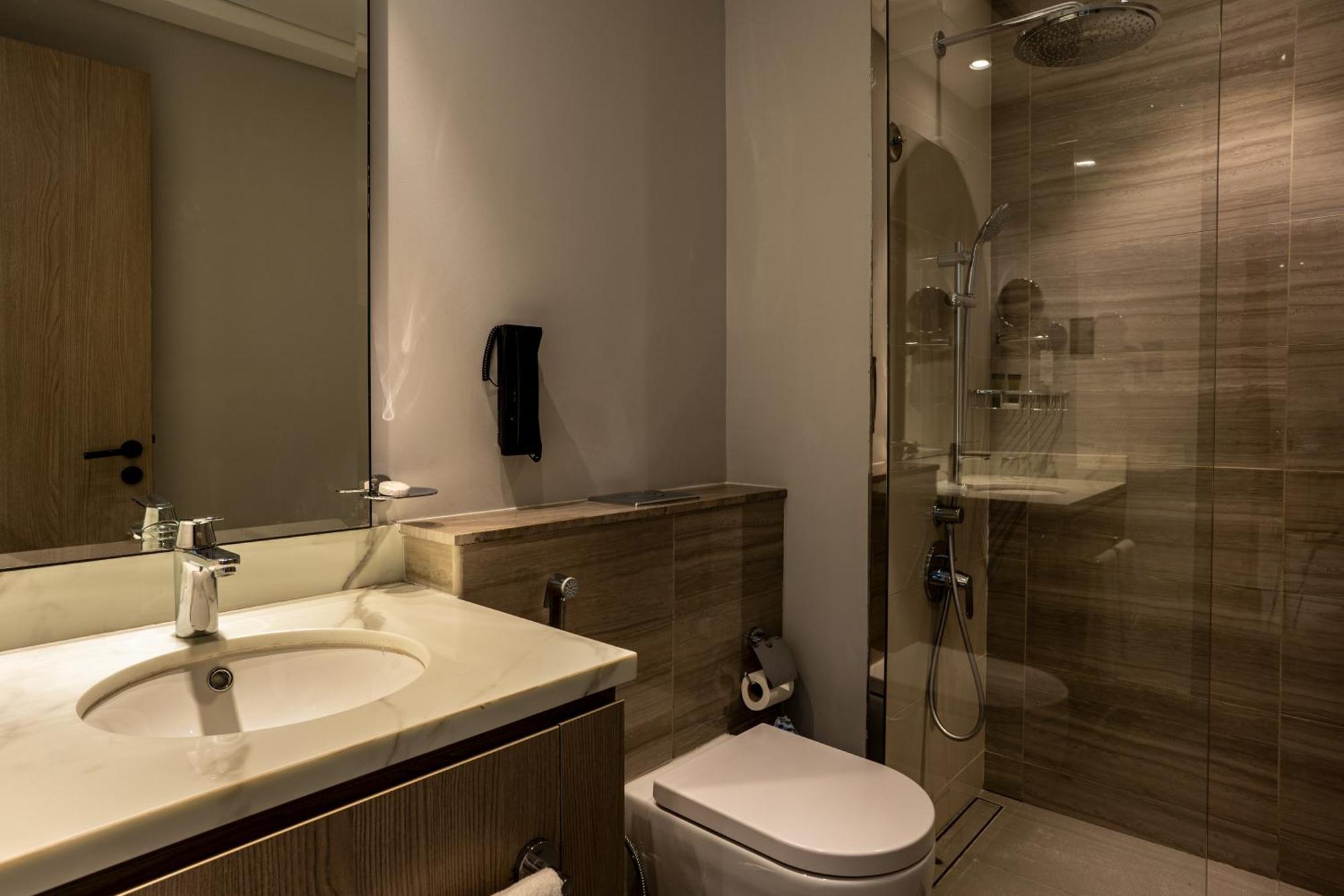 Damac Hills 2 Hotel, An Edge By Rotana Hotel ドバイ エクステリア 写真